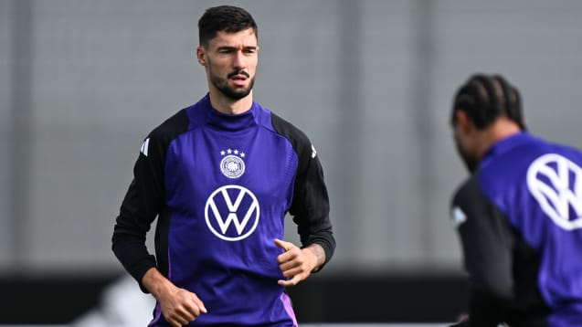 Premiere: Kleindienst in der Kluft der A-Nationalmannschaft.