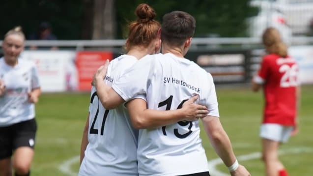 Zusammenhalt in schweren Zeiten: Die Spielerinnen des SV Hastenbeck.