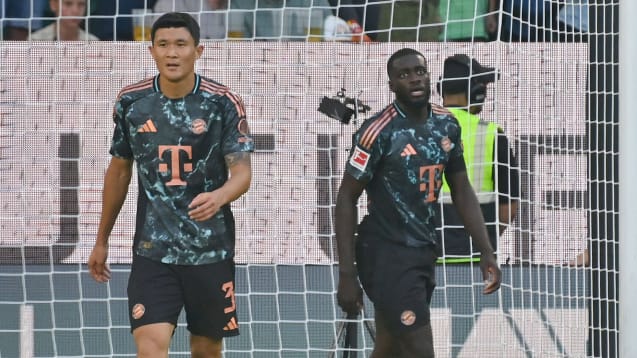 Leidtragende des riskanten Abwehrsystems bei den Münchnern: Die Innenverteidiger Min-Jae Kim (li.) und Dayot Upamecano (re.).
