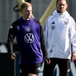 Genau beäugt von Bundestrainer Julian Nagelsmann: Jonathan Burkardt.