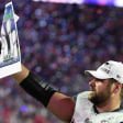 Zwei Mitglieder legendärer Teams: Patrick Mahomes 2024 (li.) und Sebastian Vollmer 2015.