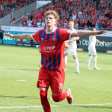 Höhenflug in Heidenheim: Bayern-Leihgabe Paul Wanner.