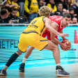 Im Duell: Aleksa Kovacevic gegen Hunter Maldonado (vorne).