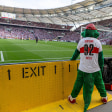 Manche Klubs suchen den Ausweg aus einer Vermarktungpartnerschaft, während andere Klubs wie der VfB Stuttgart auf Agenturen wie Sportfive setzen.