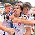 Jubeltraube des 1. FC Nürnberg nach dem Einzug in die 2. Runde des DFB-Pokals.