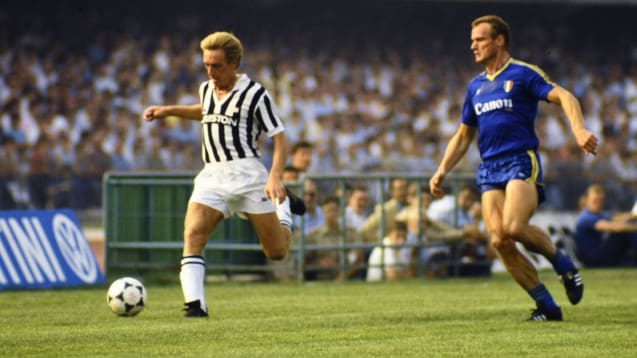 Duell in der Serie A 1985: Massimo Bonini (l.) gegen Veronas Hans-Peter Briegel.