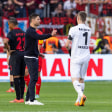 Der Auftritt seines Teams bereitete ihm Bauchschmerzen: Xabi Alonso (Mitte).